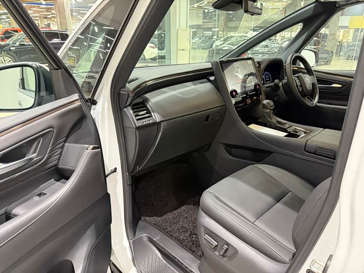 2025 Toyota Alphard