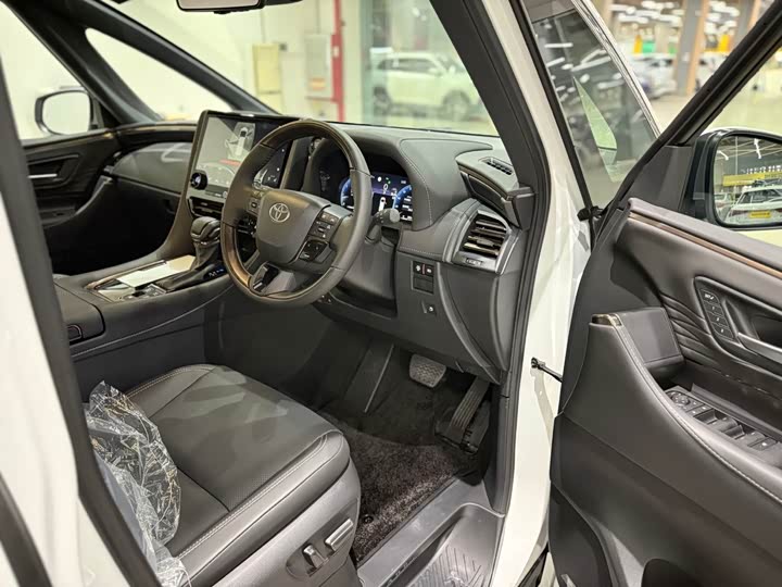 2025 Toyota Alphard