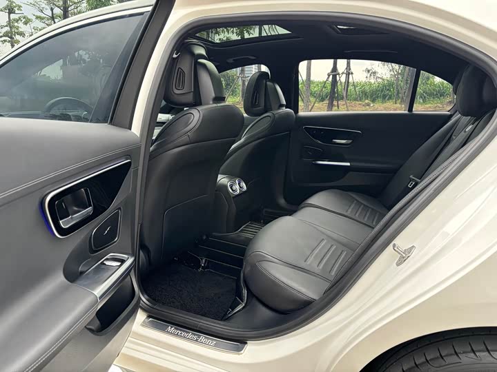 Zdjęcie 7 - Mercedes-Benz C-Class