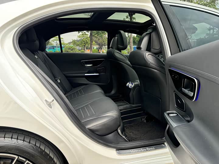 Zdjęcie 8 - Mercedes-Benz C-Class