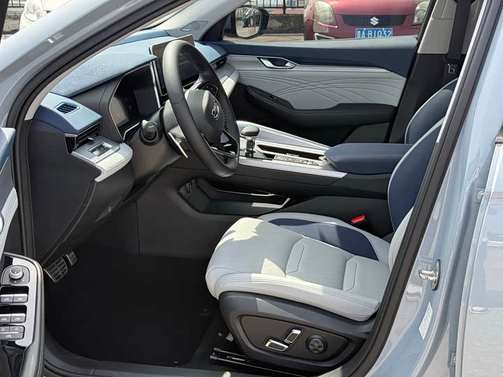Фото 4 - Geely Preface