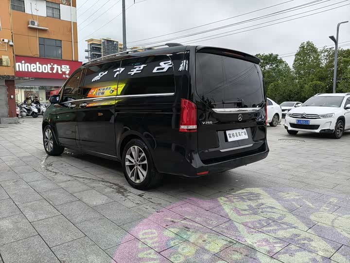 Mercedes-Benz V-Class 2022 2022款 V 260 领航版