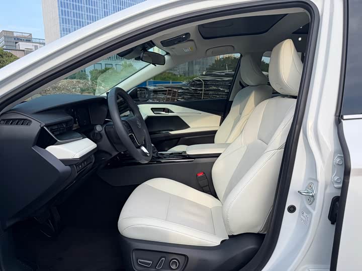 Toyota Camry 2026 2026款 双擎 2.0HG 尊贵版