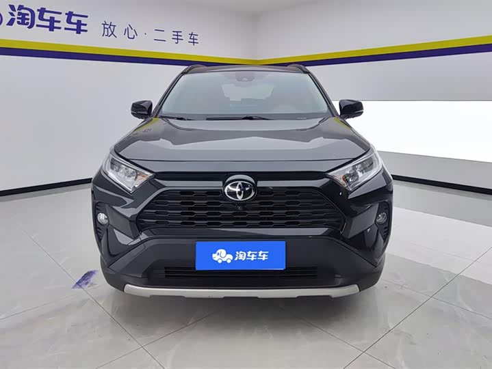 Фото 2 - Toyota RAV4