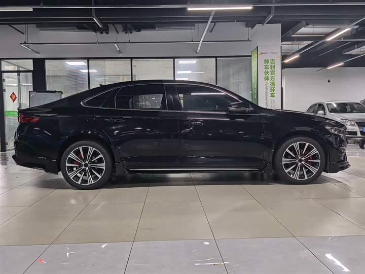 Фото 4 - Geely Preface