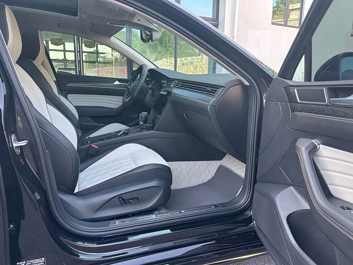 Volkswagen Magotan 2026 2026款 3000万辆甄选款 380TSI DSG豪华型