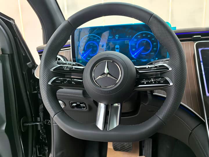 Mercedes-Benz EQE SUV 2024 2024款 500 4MATIC 先锋版