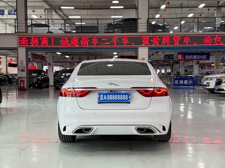 Jaguar XF L 2025 2025款 2.0T P250 两驱尊享豪华版