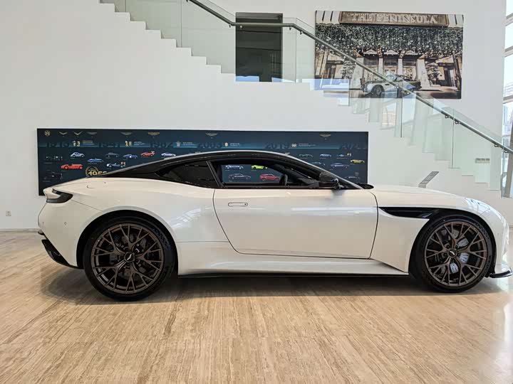 Aston Martin DB12 2025 2025款 4.0T V8 Coupe