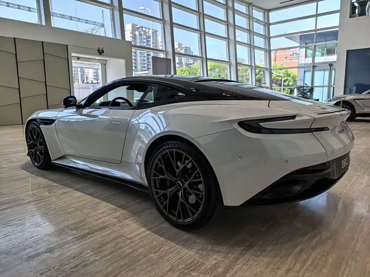 Aston Martin DB12 2025 2025款 4.0T V8 Coupe