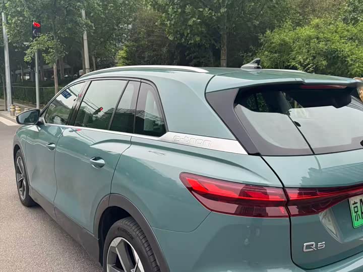Audi Q5 e-tron 2023 2023款 40 e-tron 星耀型 锦衣套装
