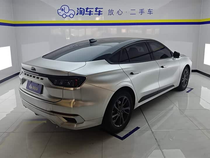 Ford Mondeo 2025 2025款 2.0T EcoBoost 豪华型