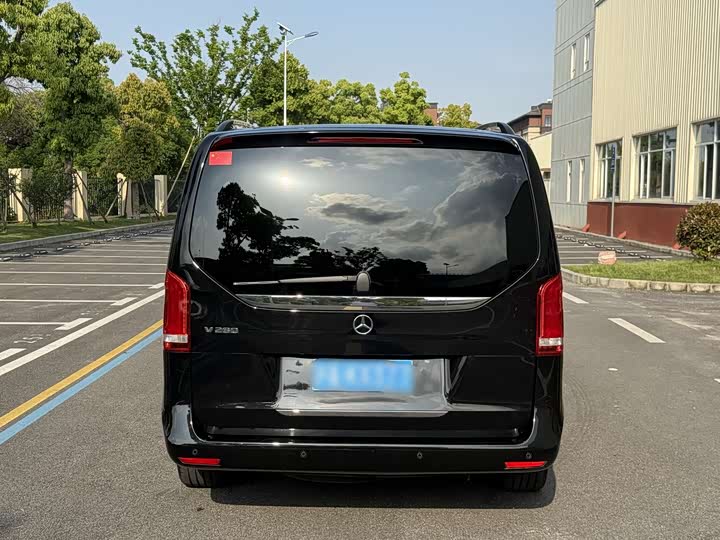 Mercedes-Benz V-Class 2022 2022款 V 260 尊贵版