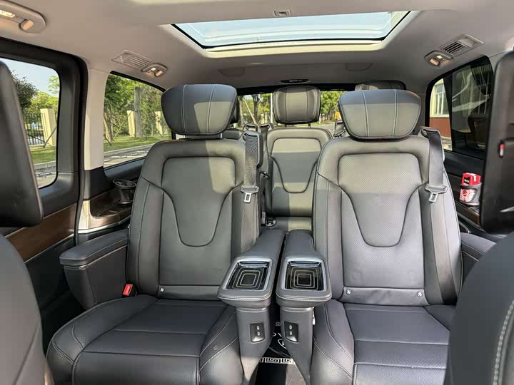 Mercedes-Benz V-Class 2022 2022款 V 260 尊贵版