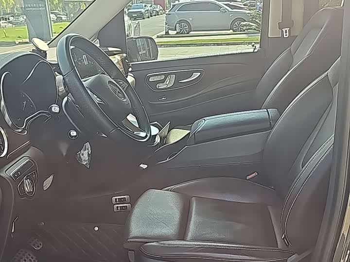 Mercedes-Benz V-Class 2022 2022款 V 260 L 长轴距豪华版