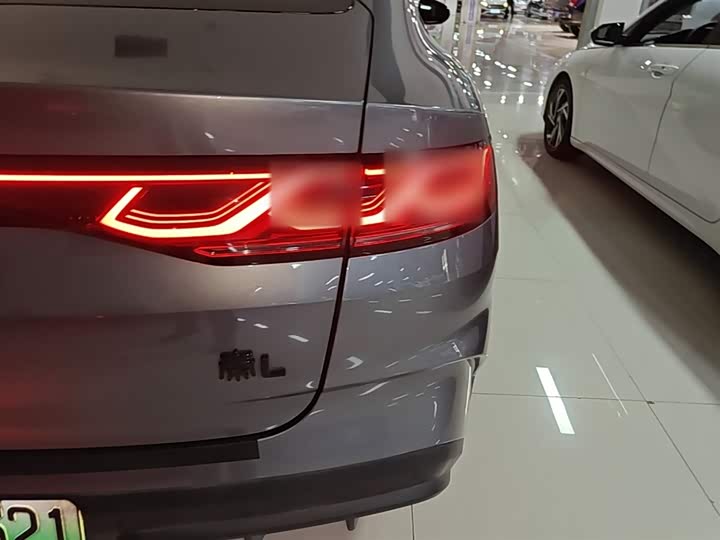 Zdjęcie 8 - BYD Qin L