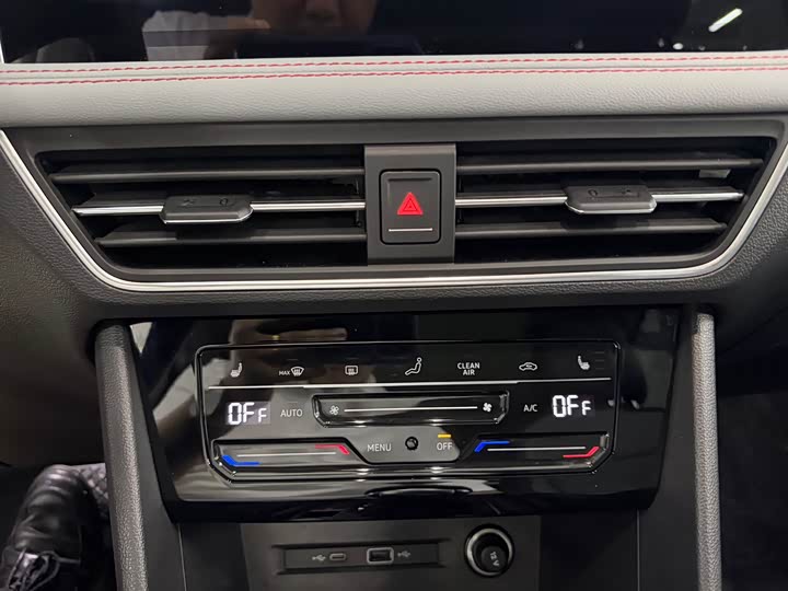 Фото 6 - Volkswagen Tiguan L Hybrid