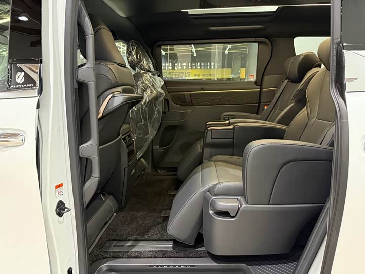 Toyota Alphard 2025 2025款 双擎 2.5L 臻享黄金版