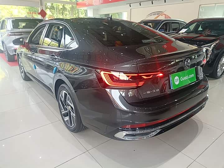 Фото 5 - Volkswagen Sagitar L
