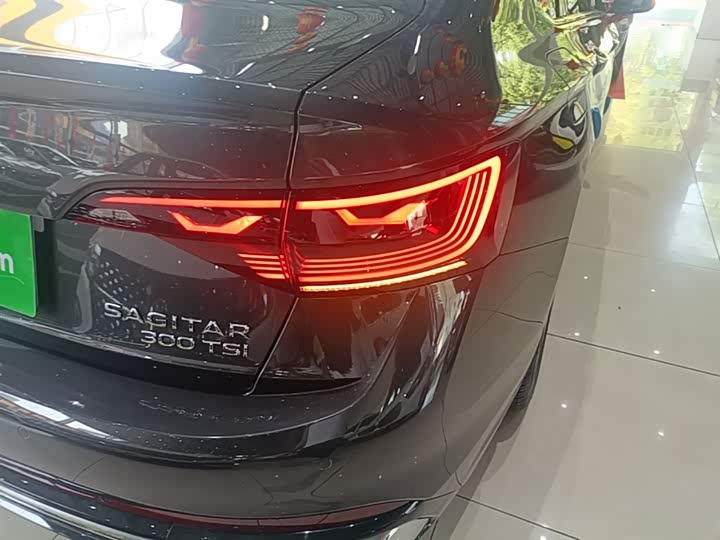Фото 8 - Volkswagen Sagitar L