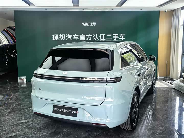 2025 LiXiang L6