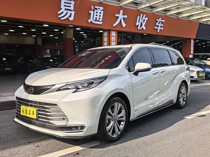 Фото 1 - Toyota Sienna
