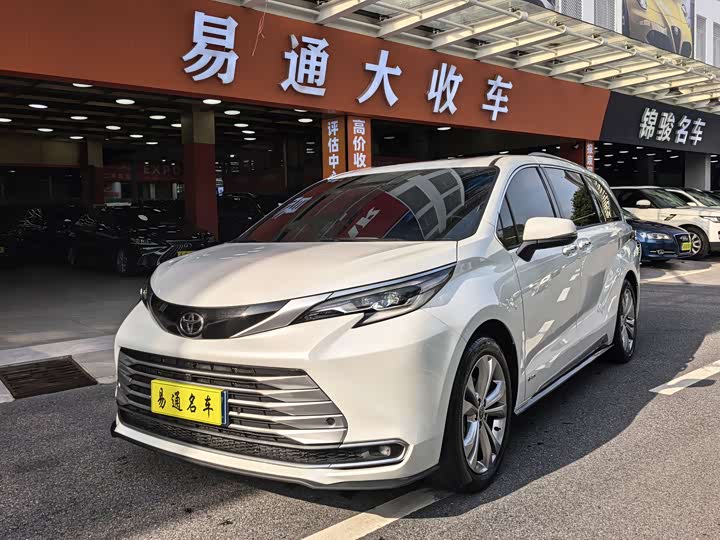 Фото 2 - Toyota Sienna