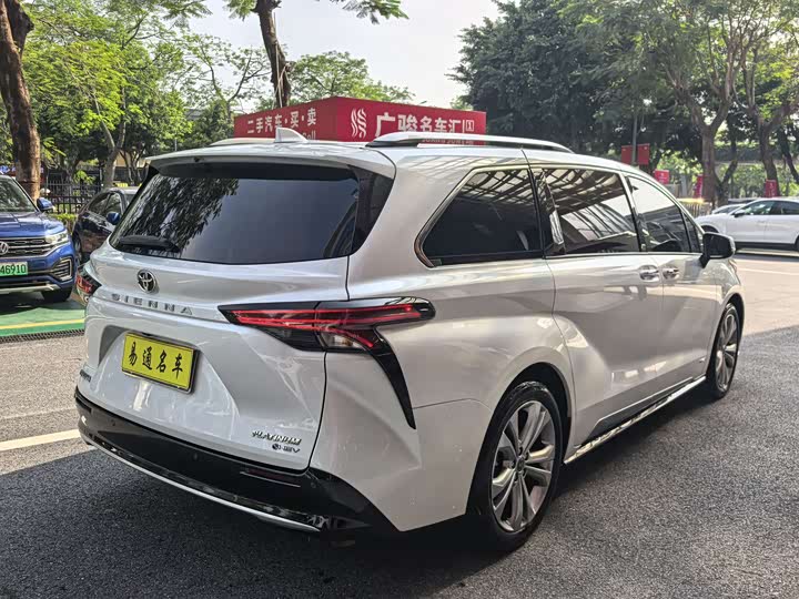 Фото 6 - Toyota Sienna