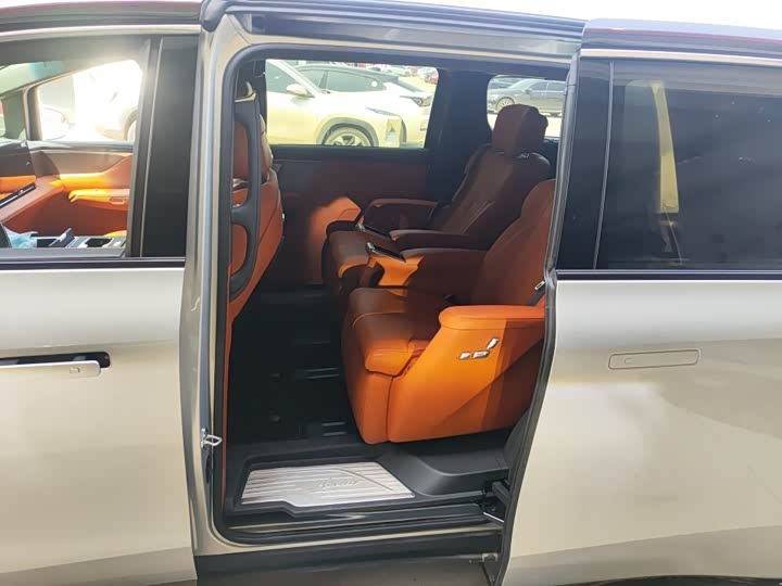 Фото 6 - Buick OMPV