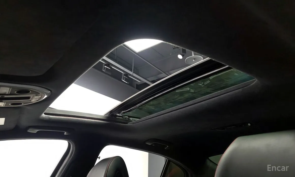 Photo 18 - Genesis G70