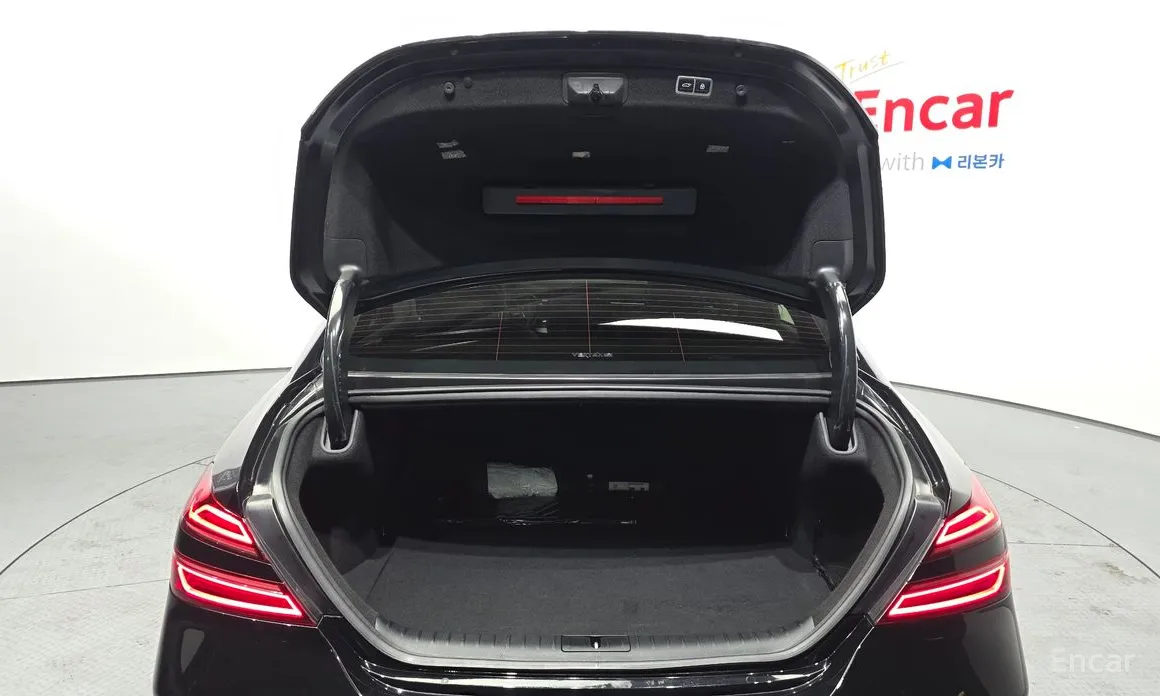 Photo 20 - Genesis G70