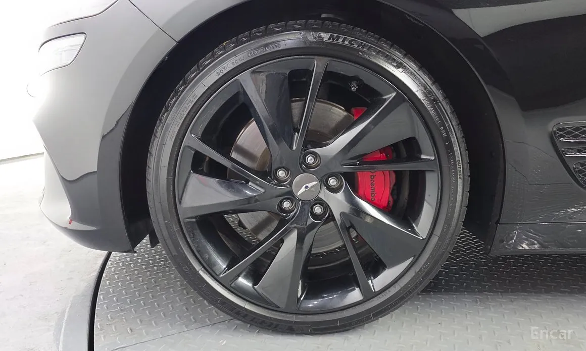 Photo 21 - Genesis G70