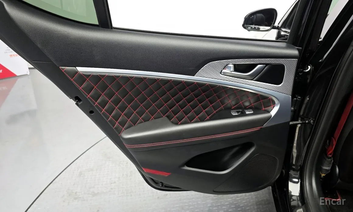 Photo 24 - Genesis G70