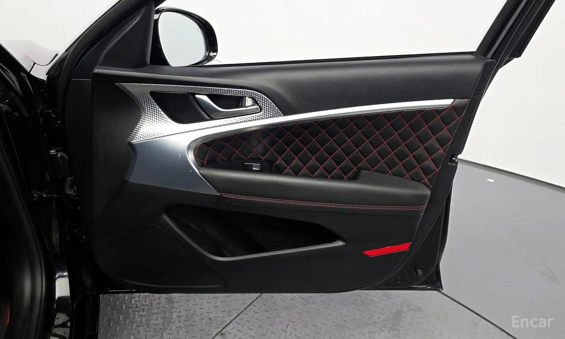 Photo 25 - Genesis G70