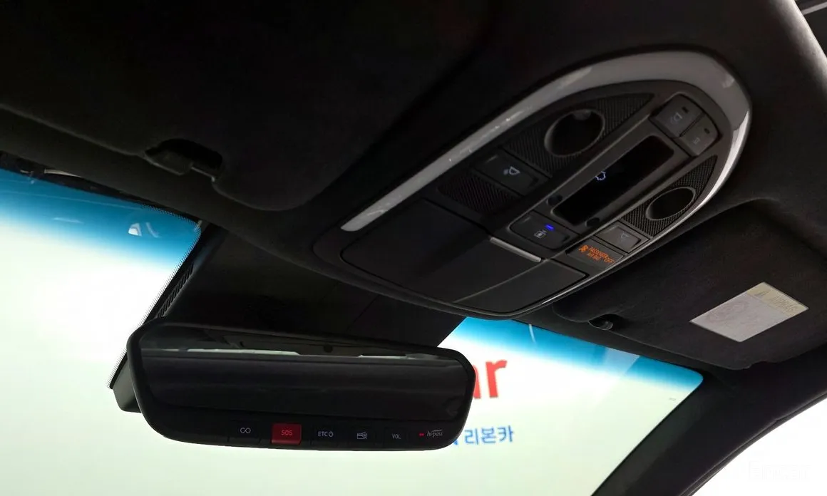 Photo 30 - Genesis G70