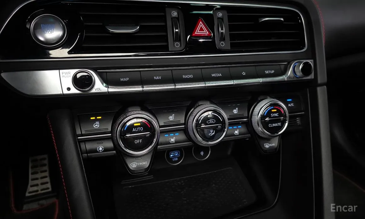 Photo 31 - Genesis G70
