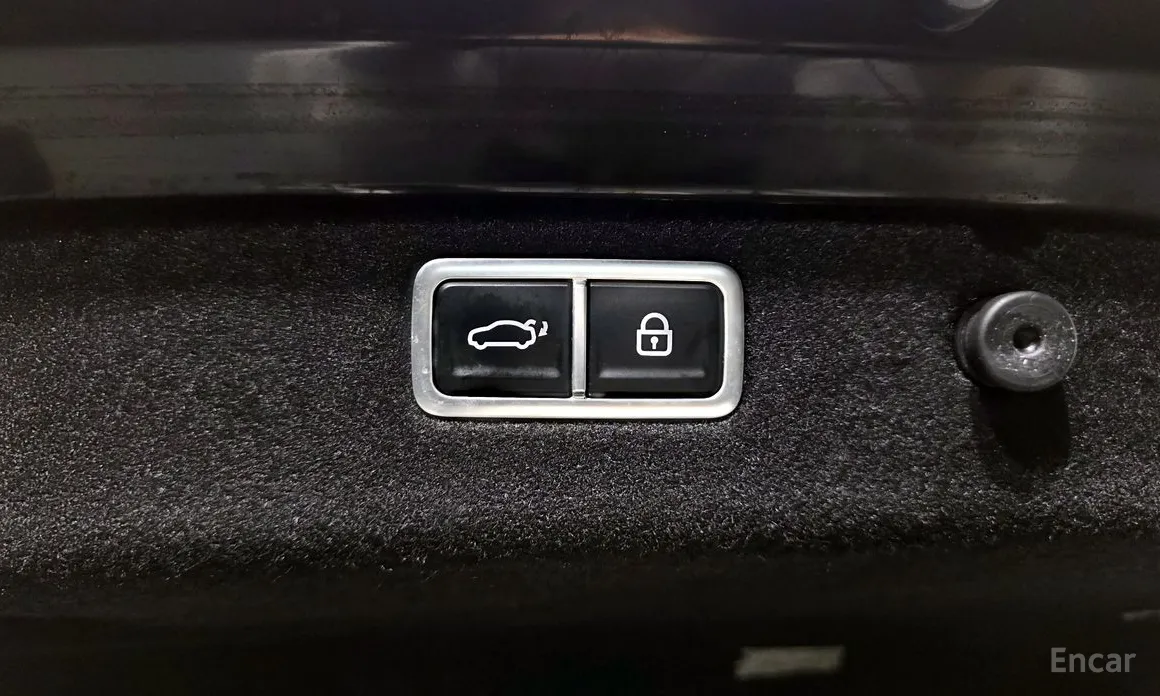 Photo 37 - Genesis G70