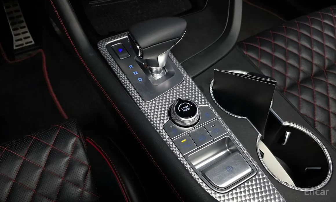 Photo 9 - Genesis G70