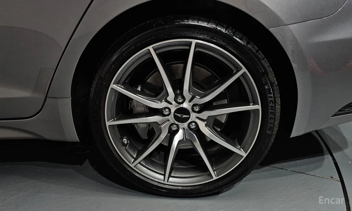 Genesis G70 2020 Gasoline 2.5T 2WD