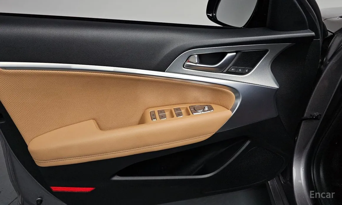 Genesis G70 2020 Gasoline 2.5T 2WD