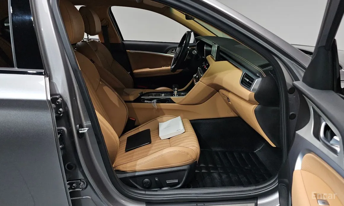 Genesis G70 2020 Gasoline 2.5T 2WD