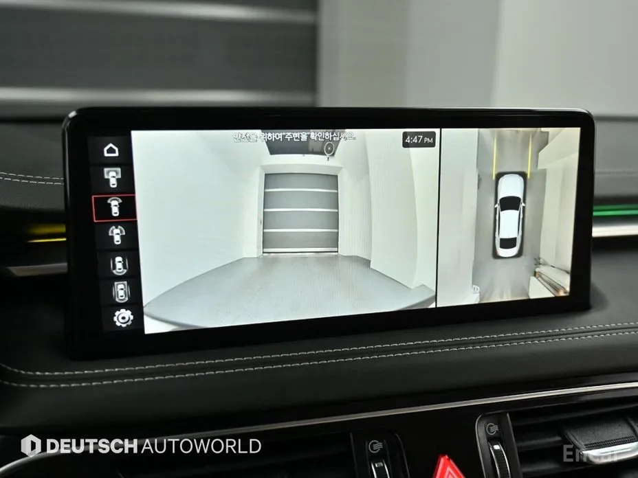 Photo 12 - Genesis G70