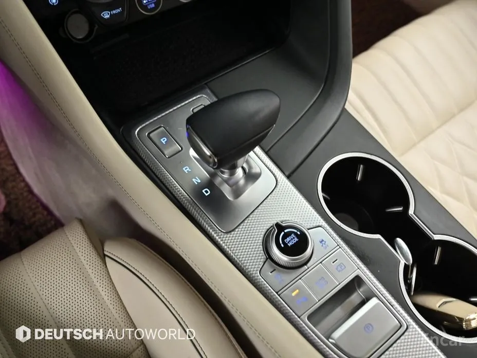 Photo 13 - Genesis G70