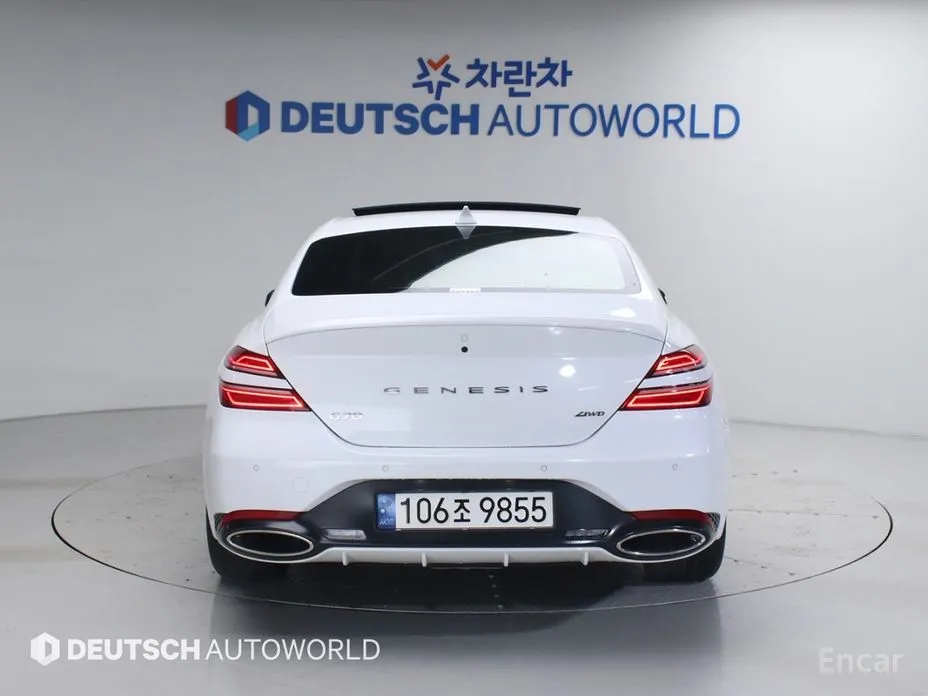 Photo 5 - Genesis G70