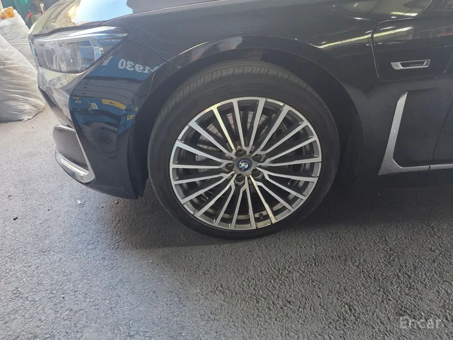 BMW 7 Series 2015 745Le iPerformance Design Pure Excellence