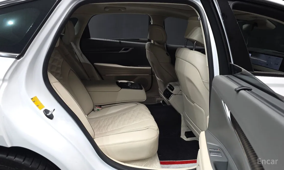Фото 12 - Genesis G80