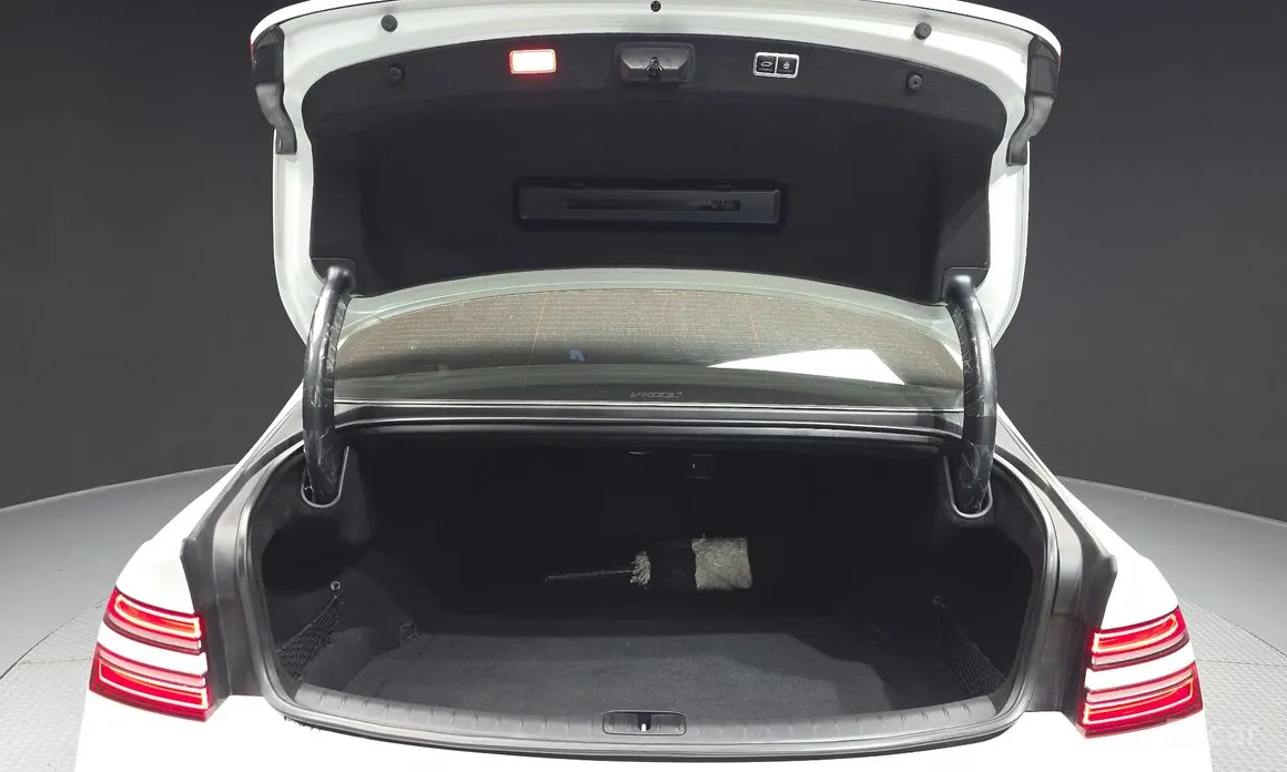 Фото 20 - Genesis G80