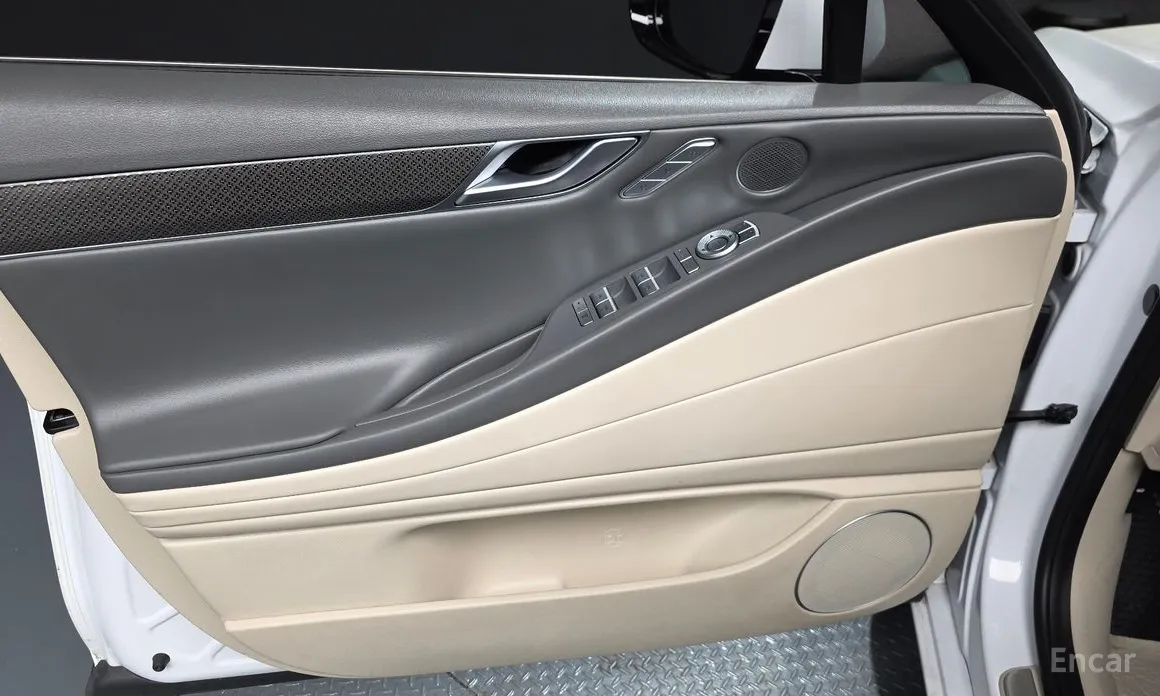 Фото 24 - Genesis G80
