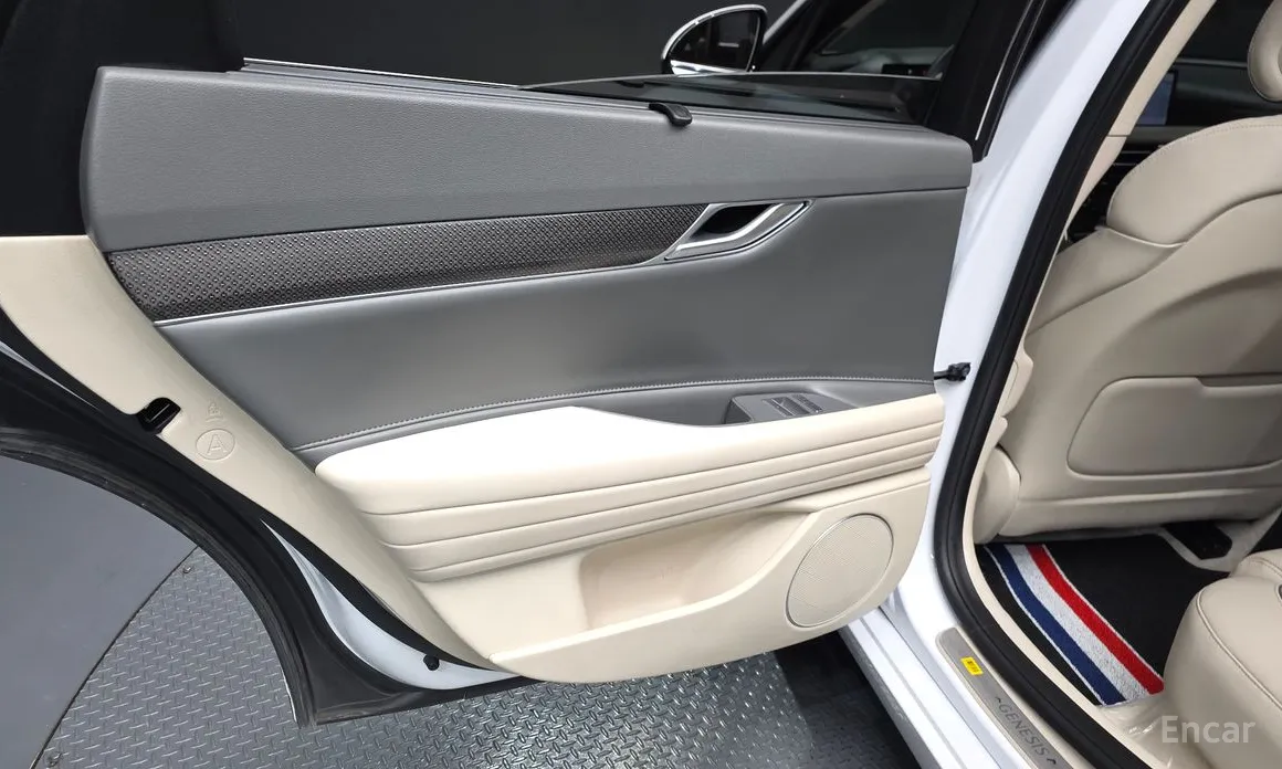 Фото 25 - Genesis G80