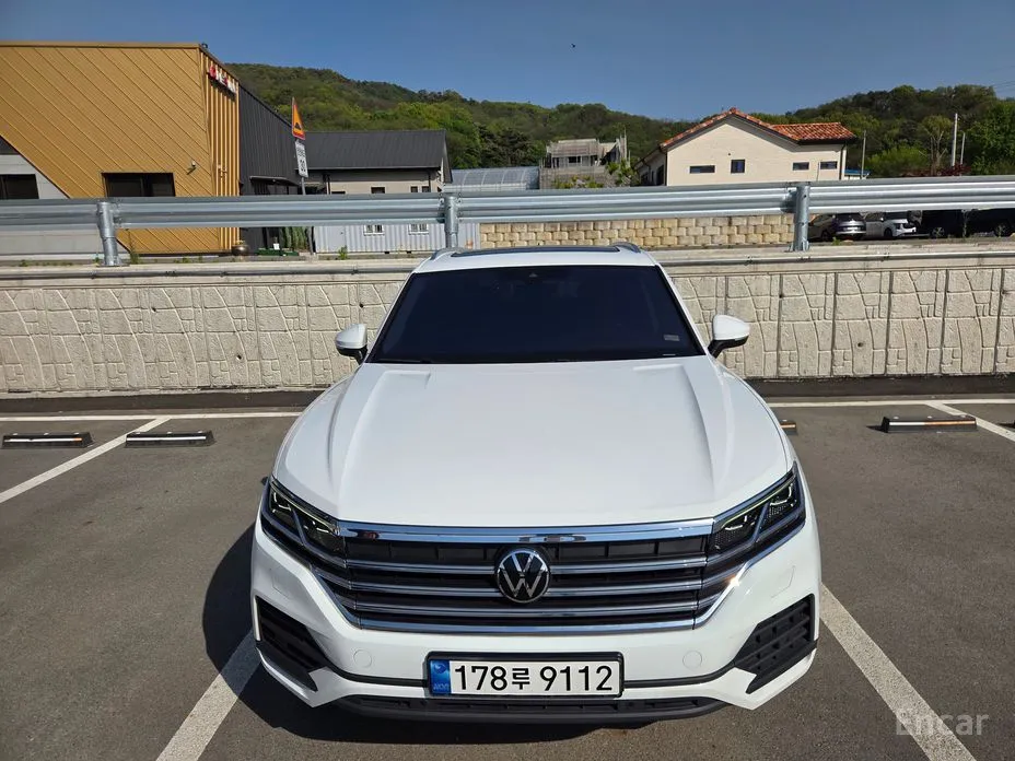 Фото 3 - Volkswagen Touareg